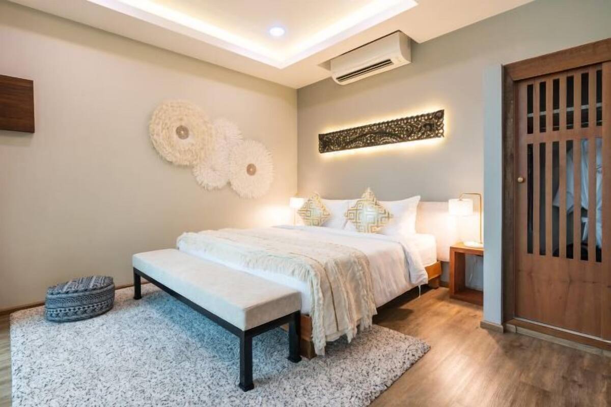1 phòng ngủ, nệm có lớp đệm bông, minibar, két bảo mật tại phòng