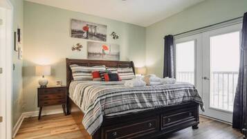 2 bedrooms, desk, iron/ironing board, free WiFi
