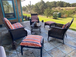 Terrace/patio - One block to the beach, beautiful 3bd/3ba house with view, come relax and enjoy (Warrenton)