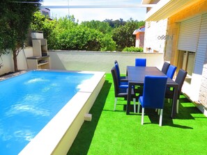 Indoor pool, outdoor pool - PortoHouse. com - House with Heated Pool and Game Room (Porto)
