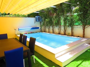 Indoor pool, outdoor pool - PortoHouse. com - House with Heated Pool and Game Room (Porto)