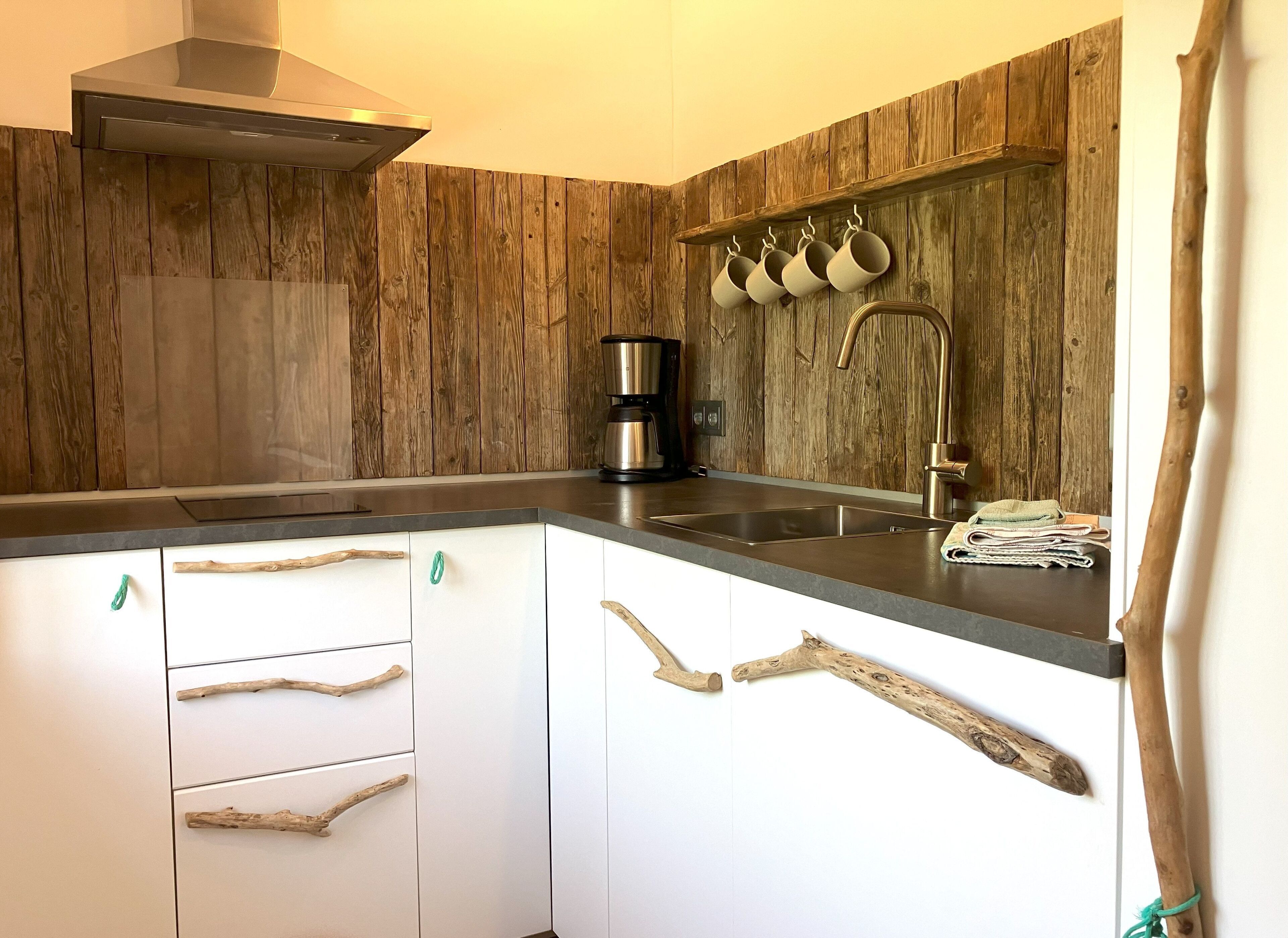 Réfrigérateur, micro-ondes, four, lave-vaisselle