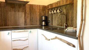 Réfrigérateur, micro-ondes, four, lave-vaisselle