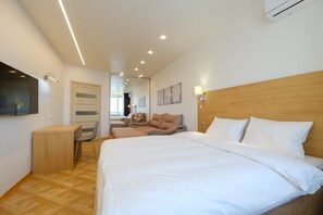 Apartment | 1 bedroom, premium bedding, desk, laptop workspace - Apartment Petrovskiye on Sovetskaya 90 (Tomsk)