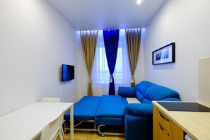 TV - Apartment Petrovskiye on Sovetskaya 90 (Tomsk)