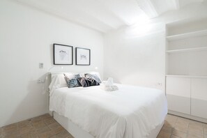 Iron/ironing board, free WiFi, bed sheets, wheelchair access