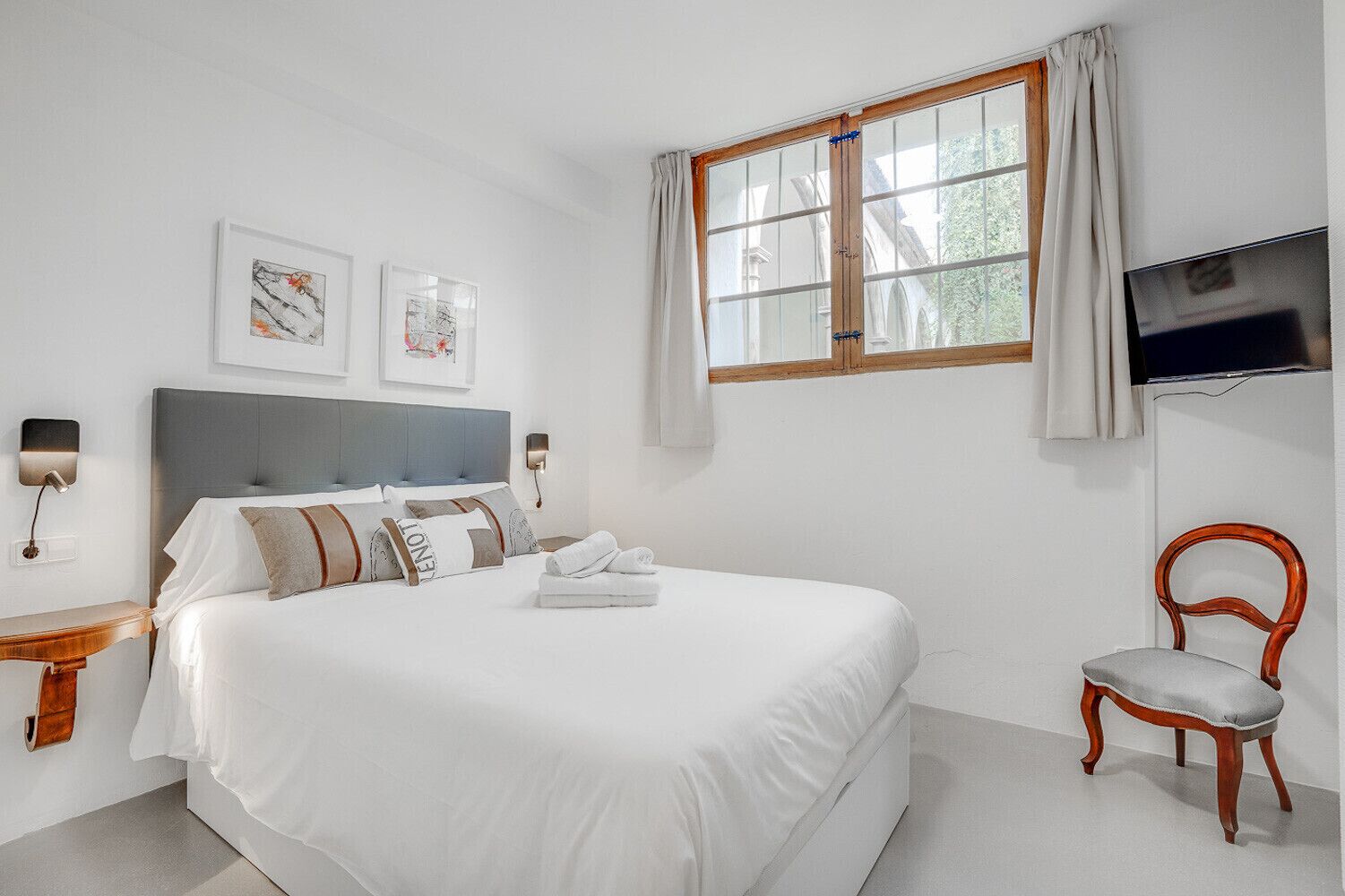 1 dormitorio, tabla de planchar con plancha, wifi gratis y ropa de cama