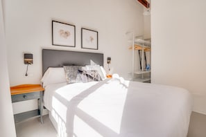 1 chambre, fer et planche à repasser, Wi-Fi gratuit, draps fournis