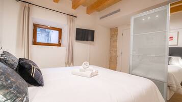 1 dormitorio, tabla de planchar con plancha, wifi gratis y ropa de cama