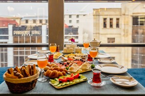 Free daily buffet breakfast  - Nardin Hotel (Baku)