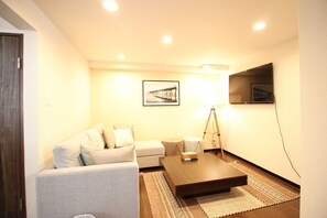 House (XN-1) | Living area