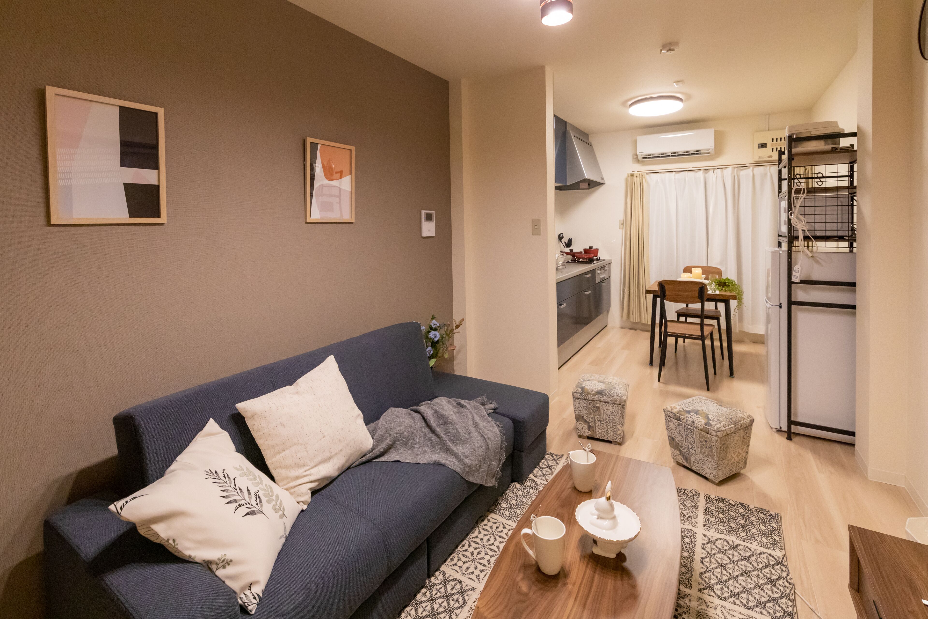 House (HY-1) | Living area | 32-inch flat-screen TV with digital channels, TV