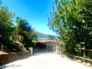 Property grounds - Casa Cada
Stunning 1 Bedroom Cabin with Private Pool and BBQ Perfect for Couples (Cómpeta)