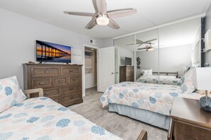 3 bedrooms, free WiFi, bed sheets - Beautifully Remodeled Upstairs Beach House w/ Roof-top Deck (& Ocean View!) (Newport Beach)