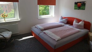 3 chambres, lit parapluie, Wi-Fi, draps fournis