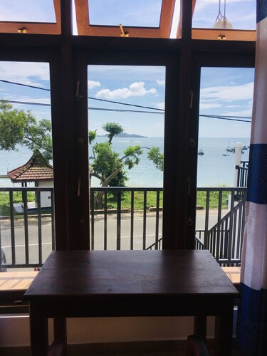 Perla Fisherman Bay Resort