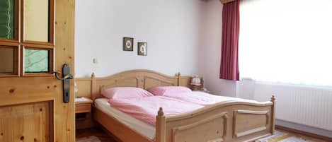 1 bedroom, WiFi, bed sheets