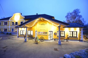 Unclassified image, 5 of 21, button - Single room - Perbersdorfer Heuriger-Hotel (Perbersdorf)