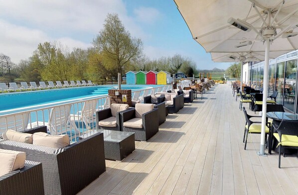Indoor pool, outdoor pool