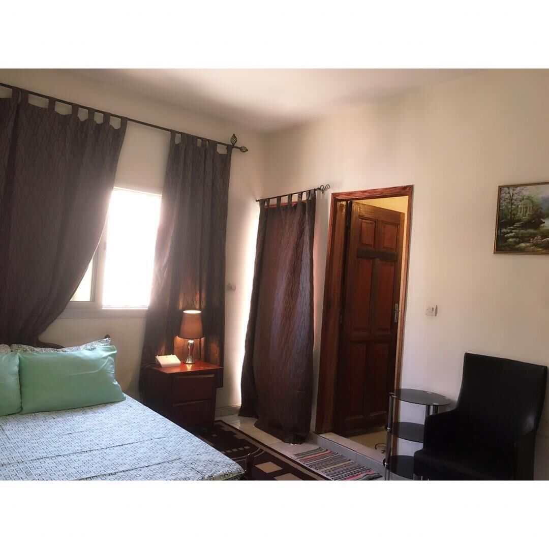 1 室のベッドルーム、WiFi