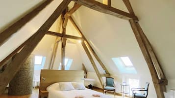 9 bedrooms, iron/ironing board, free WiFi, bed sheets
