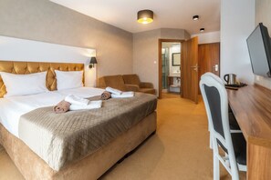 Comfort Quadruple Room (with balcony or terrace) | Soundproofing, iron/ironing board, cribs/infant beds, free WiFi - Amber Park Hotel & SPA (Rewal)