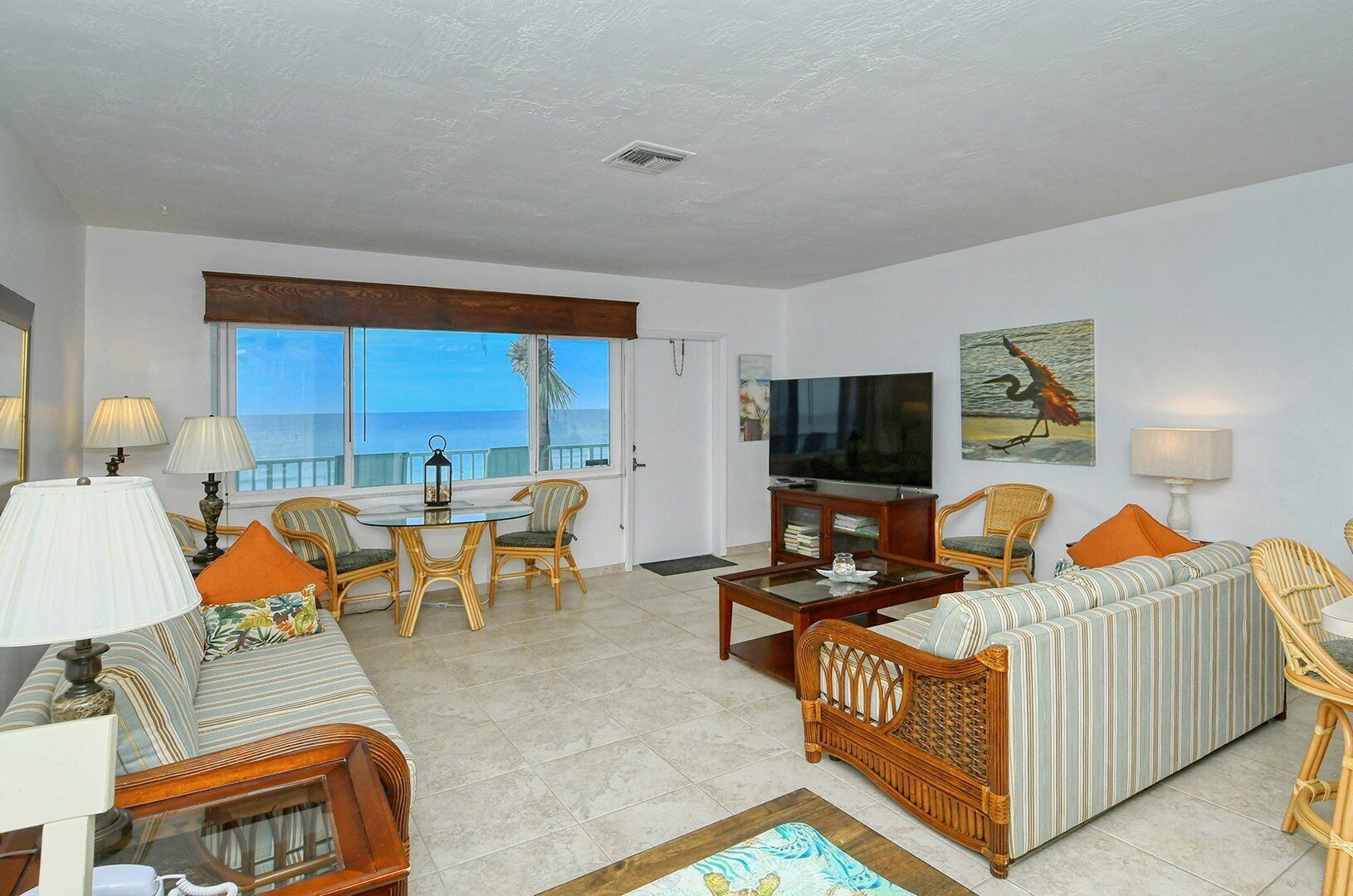 240 ONE-BEDROOM - Diplomat Beach Resort