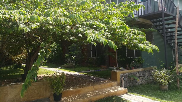 Front of property - Airport Green Hotel (Seeduwa - Katunayake)