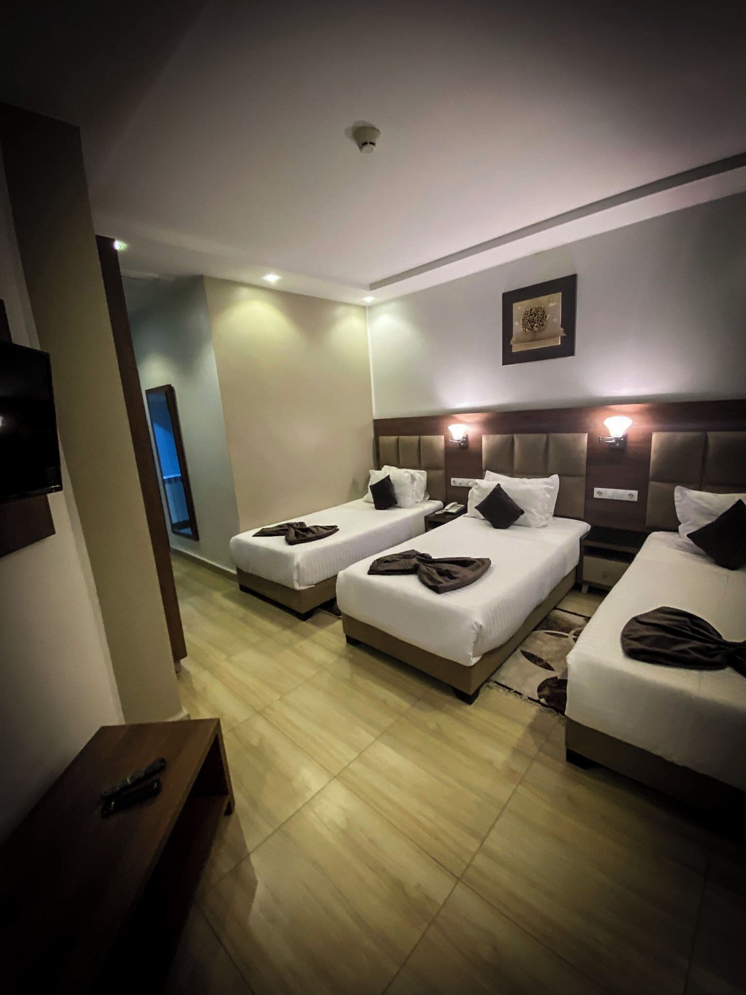 Triple Room | In-room safe, free cots/infant beds, free WiFi, bed sheets