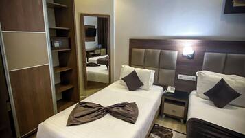 ํธ์๋ฃธ | ๊ฐ์ค ๋ด ๊ธ๊ณ , ๋ฌด๋ฃ ์ ์์ฉ ์นจ๋, ๋ฌด๋ฃ WiFi, ์นจ๋ ์ํธ