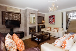 TV, fireplace