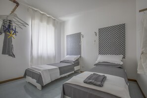 2 slaapkamers, een kluis op de kamer, een strijkplank/strijkijzer