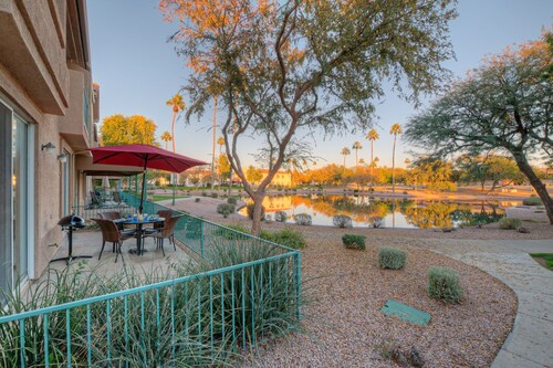 Superstition Lakes 1st Floor Condo: Lake & Sunrise Views, Gated Comm Heated POOL/SPA, Walk to Mall
