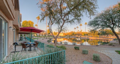 Superstition Lakes 1st Floor Condo: Lake & Sunrise Views, Gated Comm Heated POOL/SPA, Walk to Mall