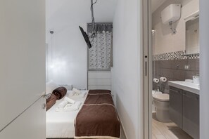 Doccia, asciugacapelli, bidet, asciugamani