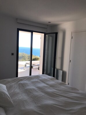 5 habitaciones, tabla de planchar con plancha y wifi gratis 