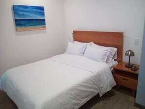 2 slaapkamers, een strijkplank/strijkijzer, wifi, beddengoed