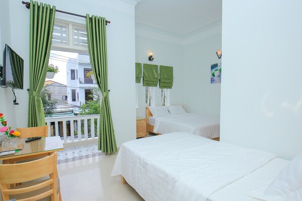 9 bedrooms, free WiFi - Van May Homestay Hoian features city views, free WiFi and free private parking, (Tp. Hội An)