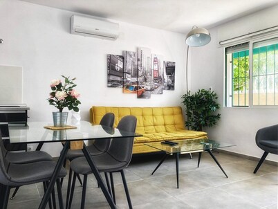 Superb house with very quiet pool near the sea