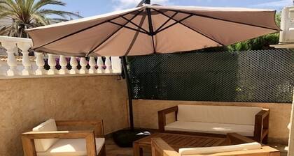 Superb house with very quiet pool near the sea