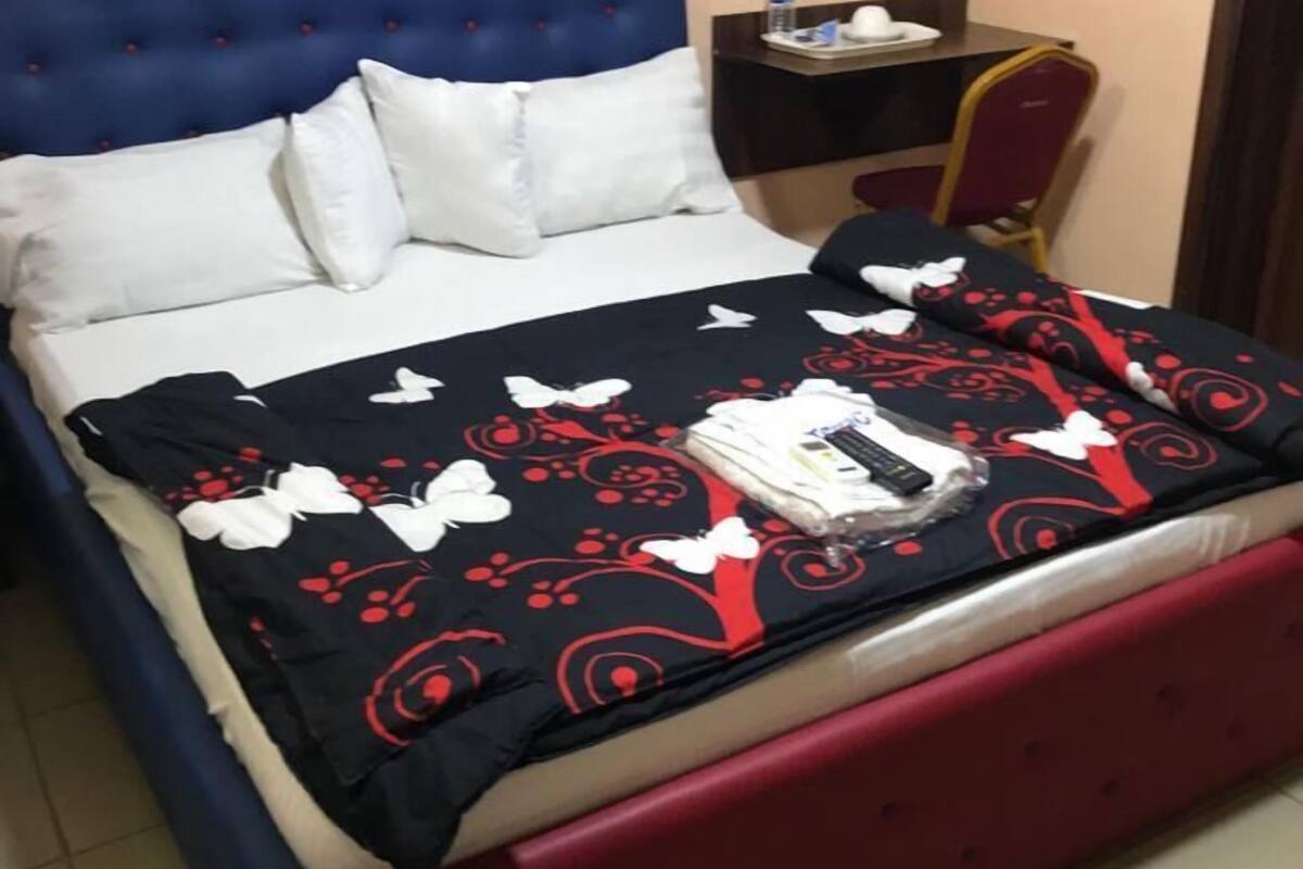 Single Room | Individually decorated, laptop workspace, soundproofing, free WiFi