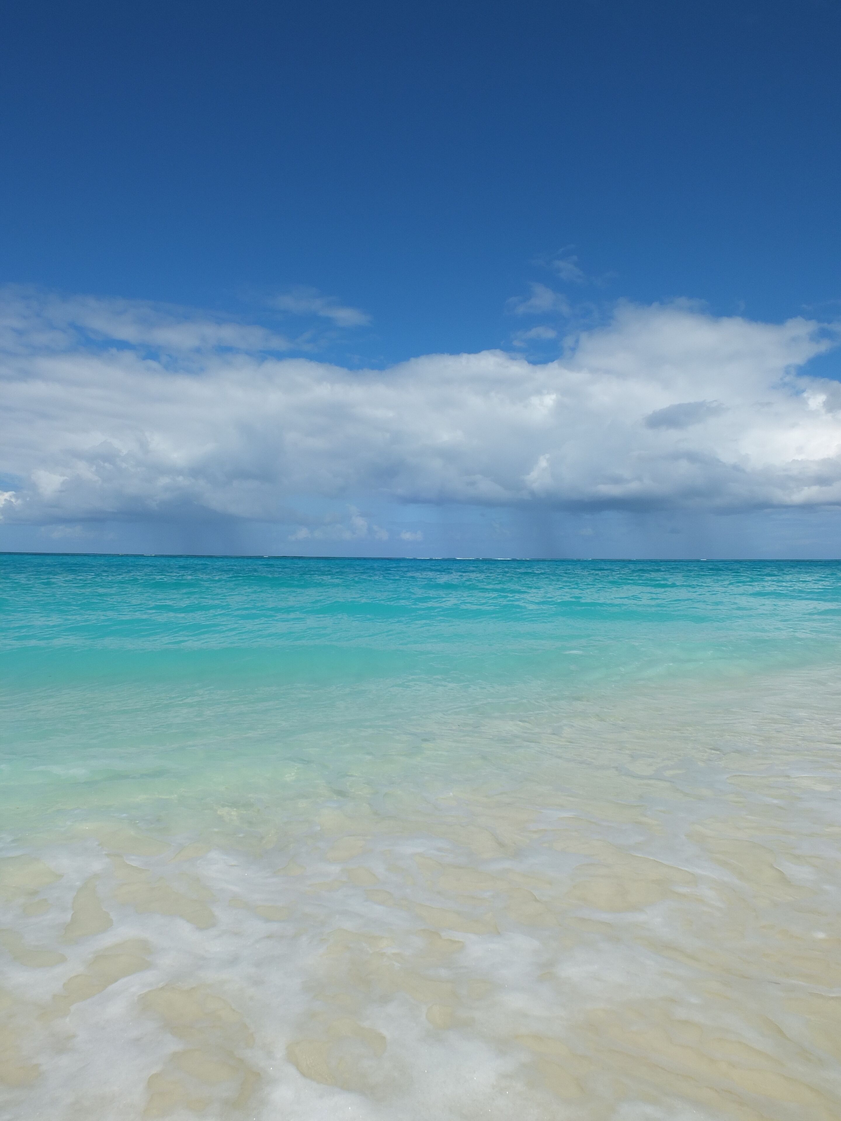Beach nearby, sun-loungers, beach towels
