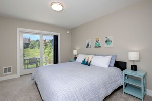 3 makuuhuonetta, silitysrauta/-lauta, ilmainen Wi-Fi, vuodevaatteet