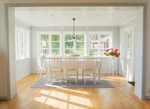 Dining - New Listing Spectacular waterside stay, 2 houses,10 beds,suitable for 2 families (Östhammar)