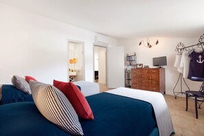 2 bedrooms, iron/ironing board, travel crib, free WiFi