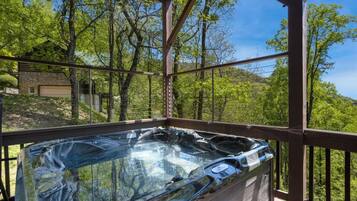 Bain à remous extérieur