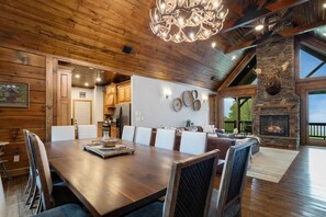 Dining - Enchanting Log Home with 4 Suites (Boone)