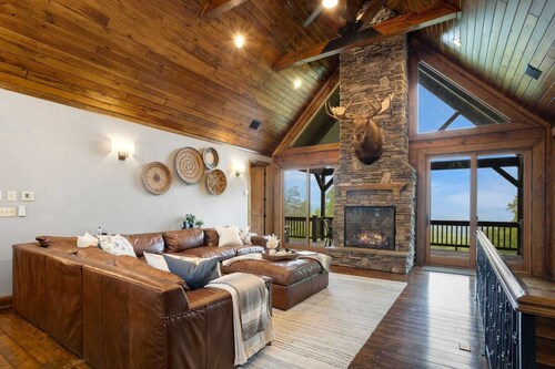 Enchanting Log Home with 4 Suites