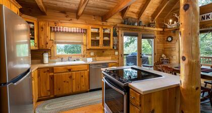 Charming Cabin Atop Sugar Mountain
