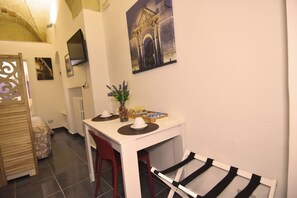 1 bedroom, iron/ironing board, travel cot, free WiFi